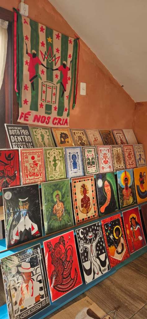 Casa Kaoká: Novo espaço em Santa Teresa valoriza tradições da cultura popular brasileira com trabalhos de Philipe Kaoká.